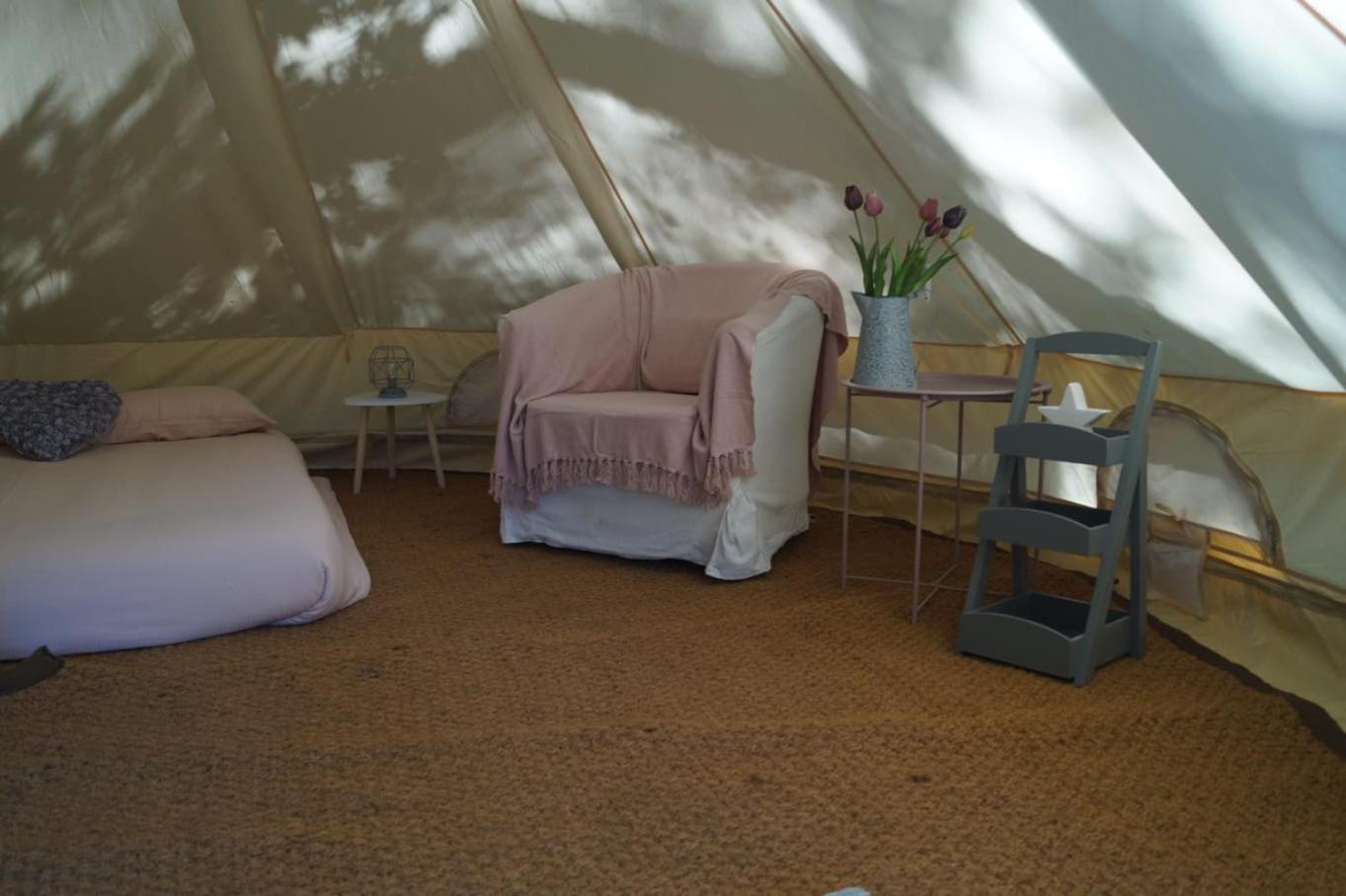 Camping Sous Les Belles Etoiles Peyrilhac Extérieur photo