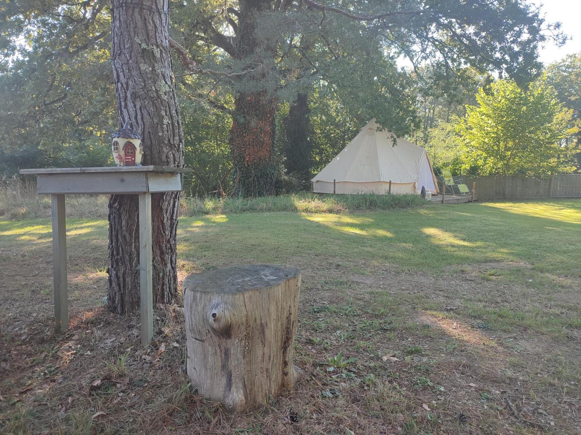 Camping Sous Les Belles Etoiles Peyrilhac Extérieur photo