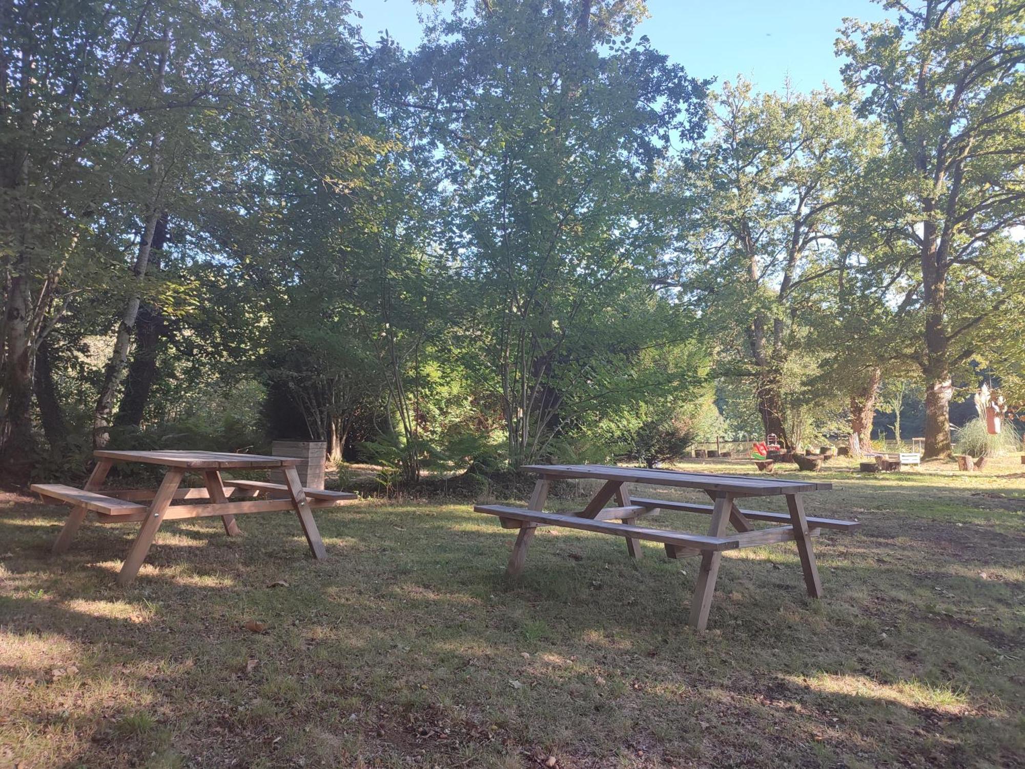 Camping Sous Les Belles Etoiles Peyrilhac Extérieur photo
